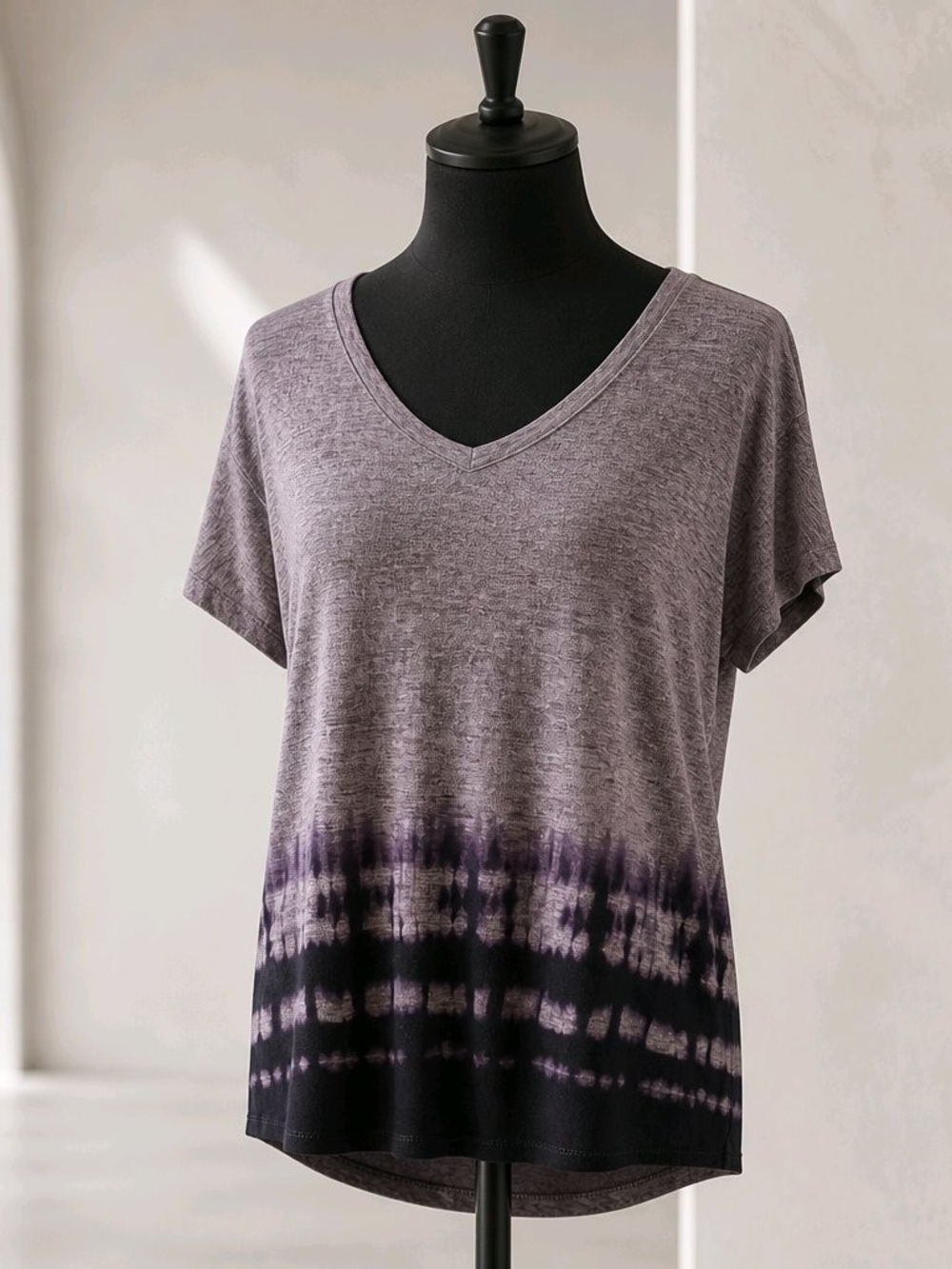 V-Neck Short Sleeve Tie-Dye Hem Tee in Lavender and Black